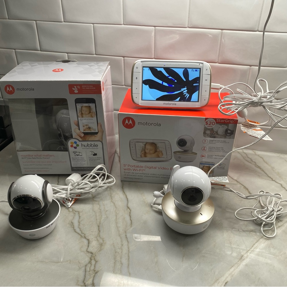 Motorola 2 cameras and monitor